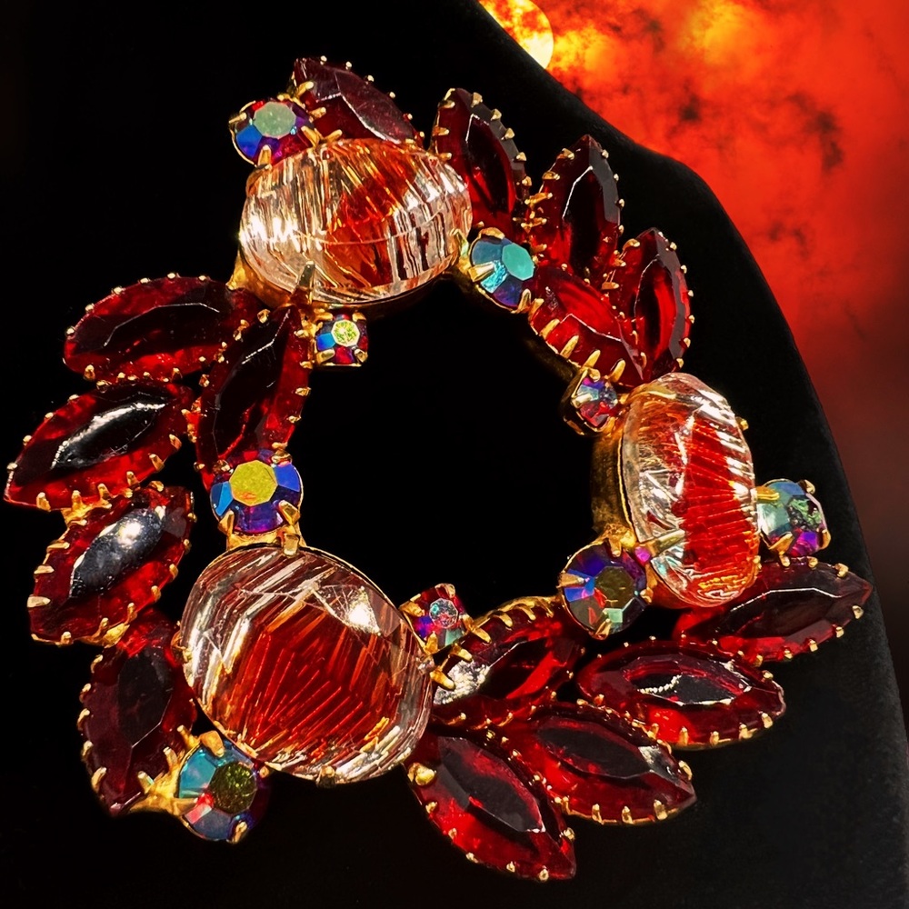 1960’s “Juliana Style” Vivid Red Navette & Aurora Borealis Rhinestone Brooch - Picture 6 of 6